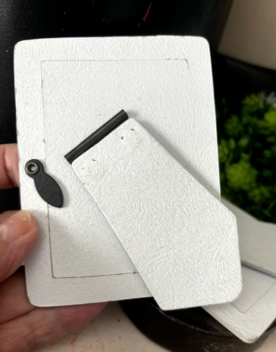 Opening easel back for - back,